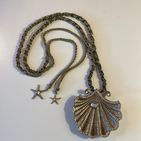 Betsey Johnson Gold Shell Necklace RARE - Picture 2 of 6